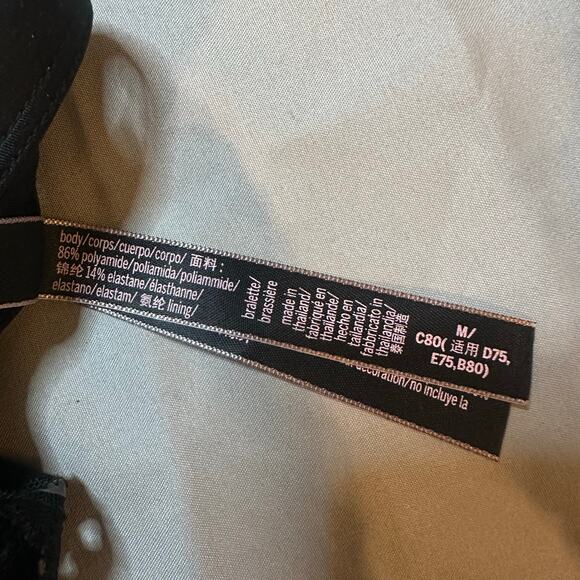 Victoria's Secret Black, Plunge line, Lace, Razorback Bralette- M - Picture 4 of 7